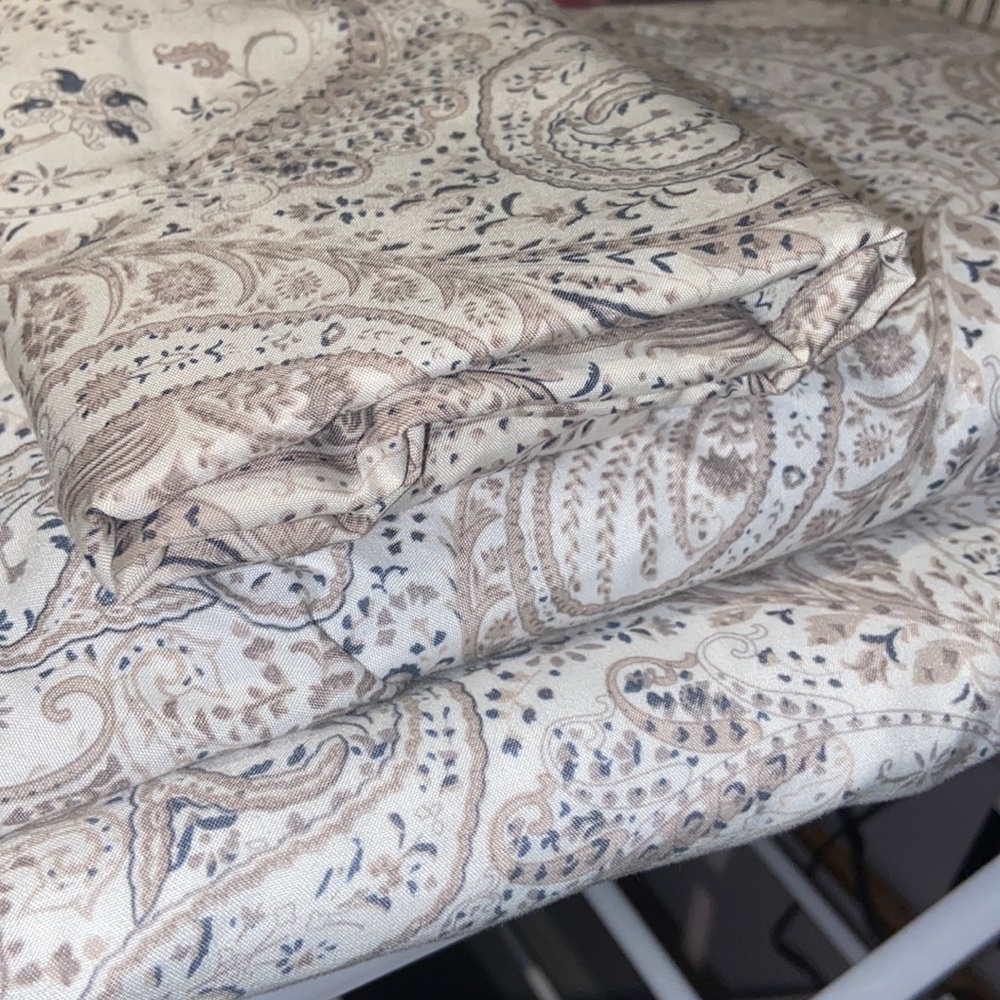 3 piece bedding sheet set TWIN XL Paisley print bed College dorm size bed